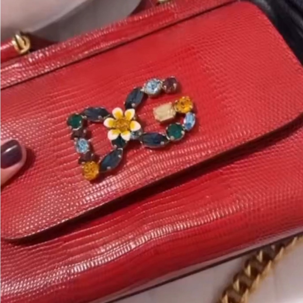 Dolce & Gabbana purse in pristine condition! Bloggers Favorite 🌹
